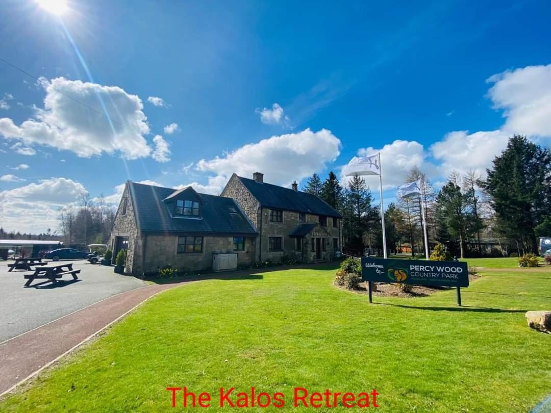 The Kalos Retreat - Hot Tub Lodge With Free 18 Hole Golf Course Swarland Buitenkant foto