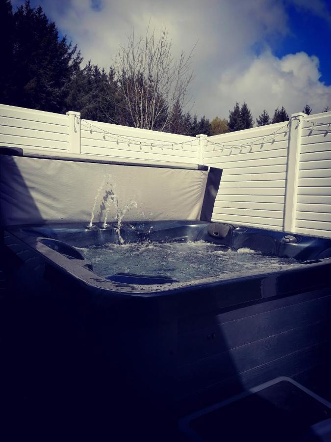 The Kalos Retreat - Hot Tub Lodge With Free 18 Hole Golf Course Swarland Buitenkant foto
